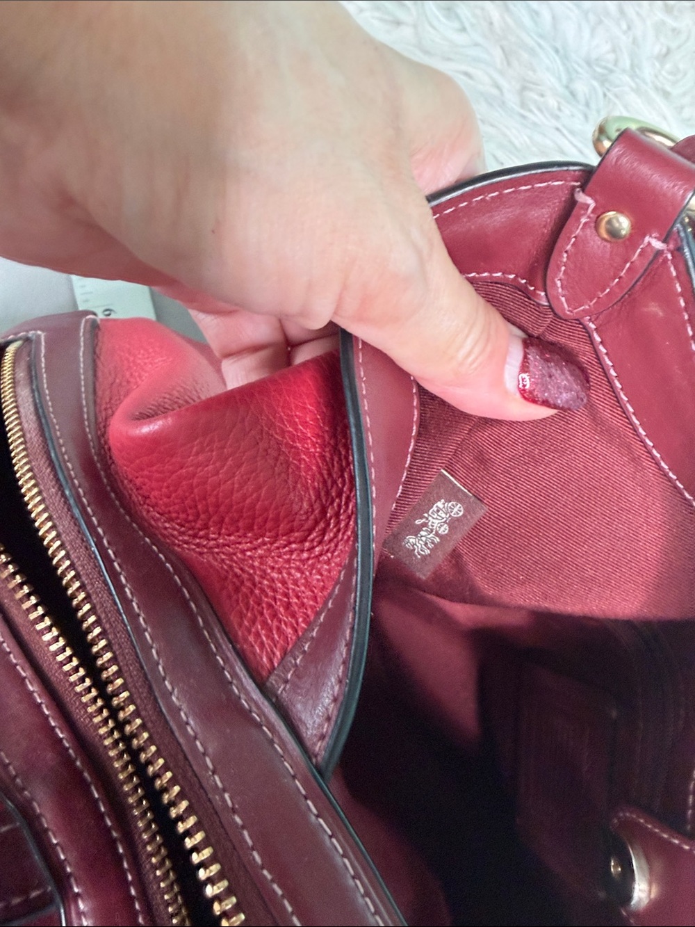 Coach Two-Tone Red Shoulder Bag with Gold Hardware - Picture 7 of 17